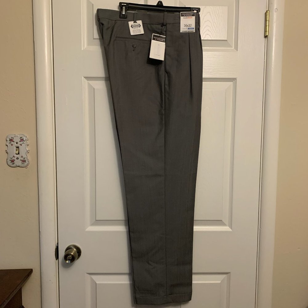 Roundtree and Yorke slacks, classic fit/pleated, gray